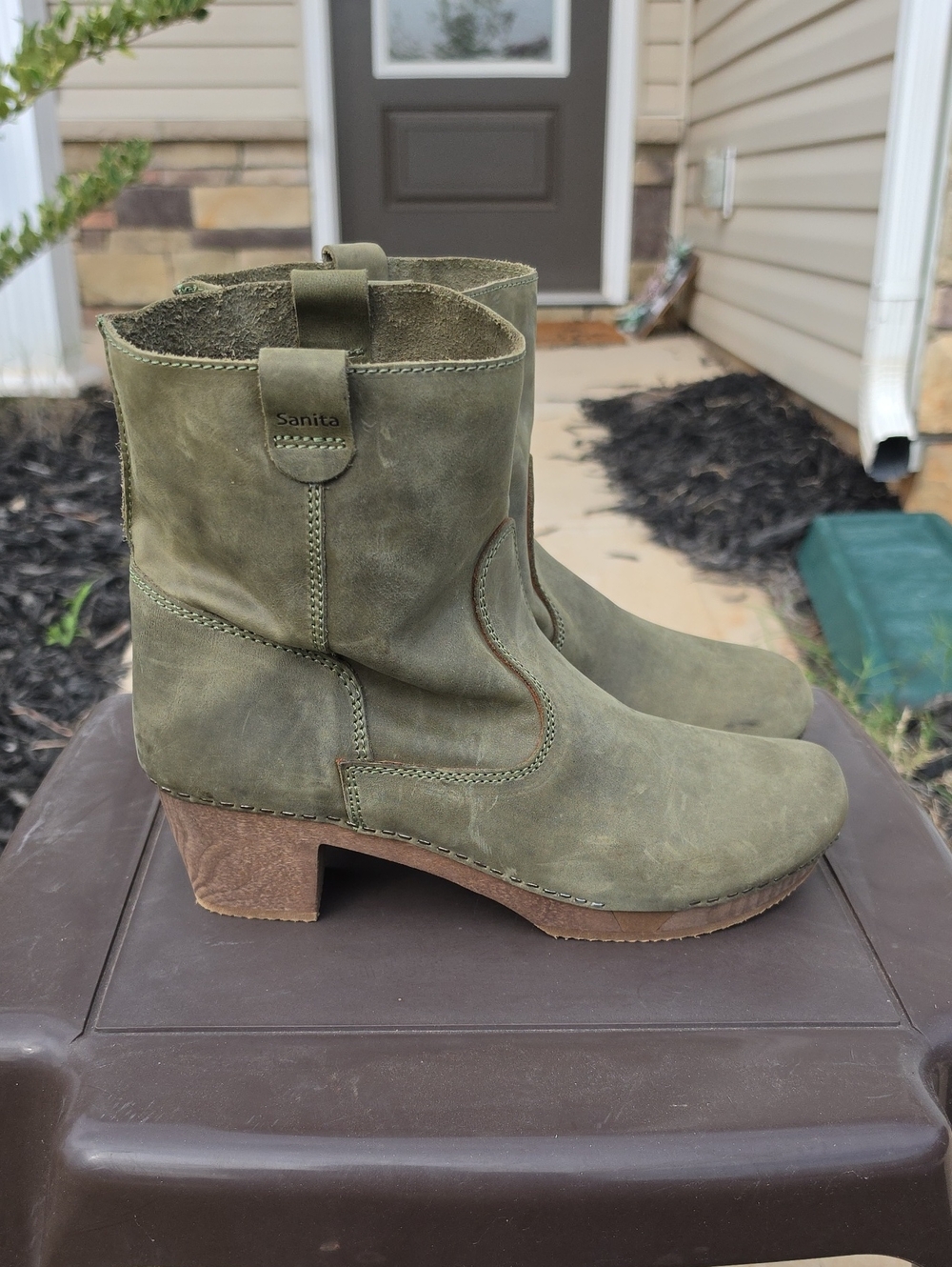 Sanita Juna Boots Size 41 Olive Green Clog Booties Boot Lightweight Leather